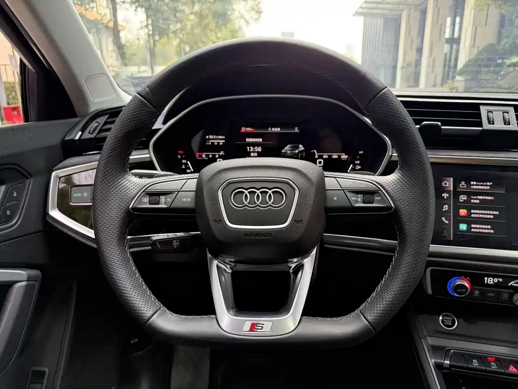 Audi Q3 Sportback — фото 10