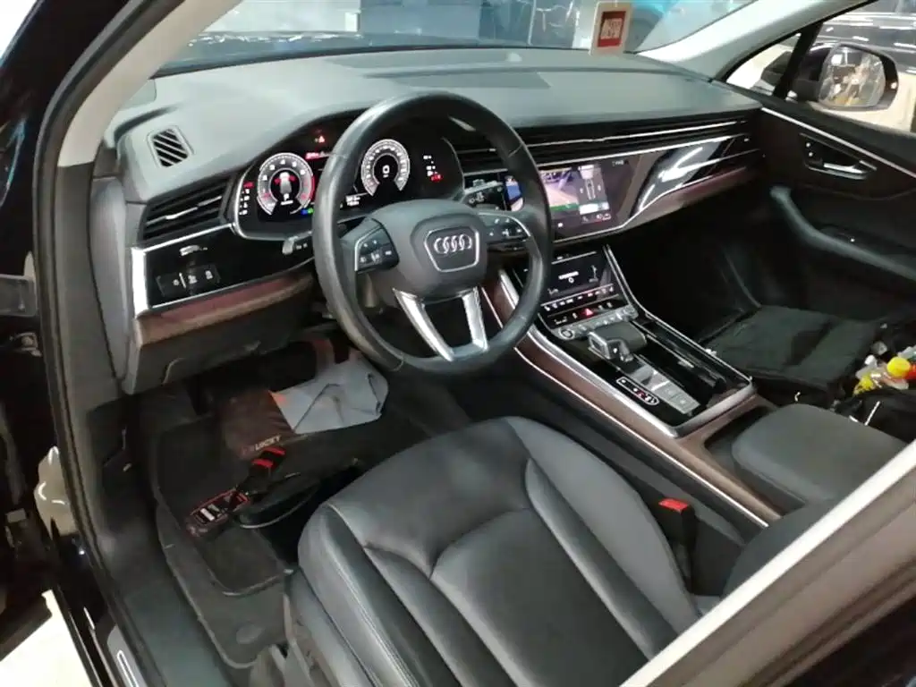 Audi Q7 — фото 10