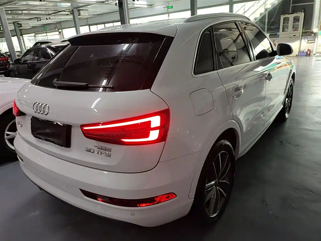 Audi Q3 — фото 7