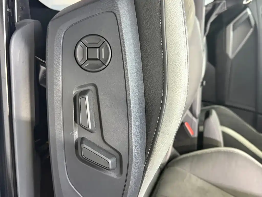 Audi Q3 — фото 10