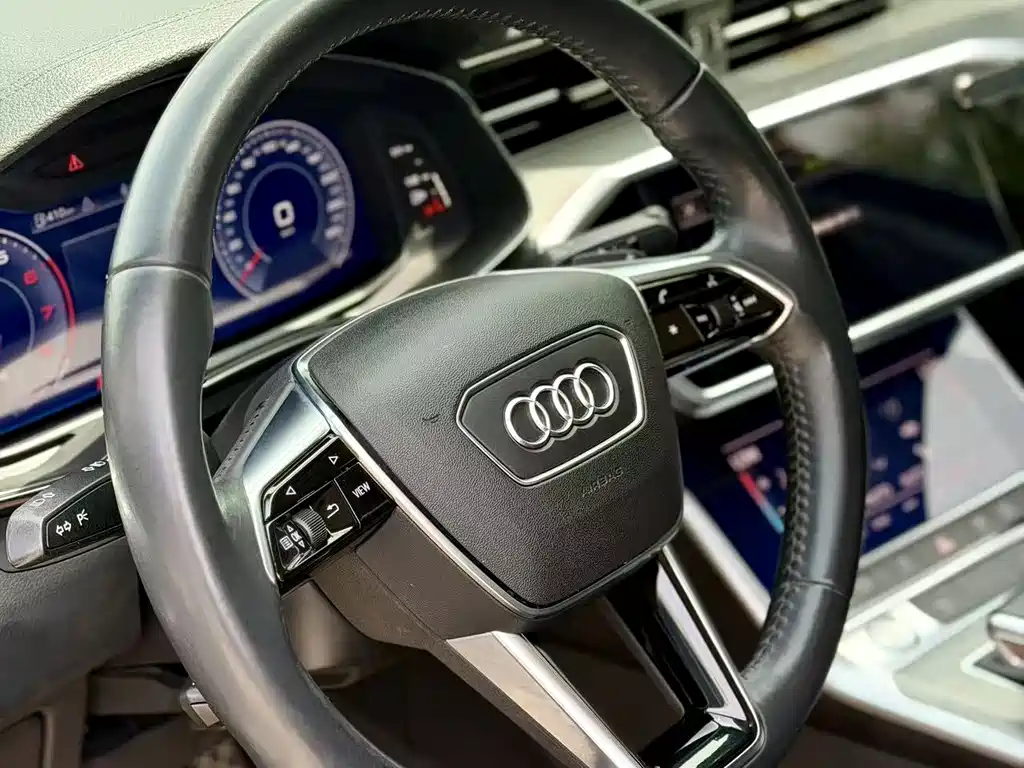 Audi A6L — фото 6