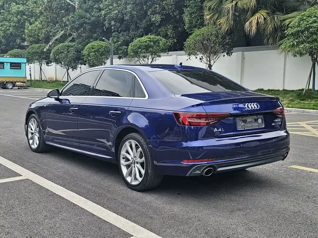 Audi A4L — фото 8