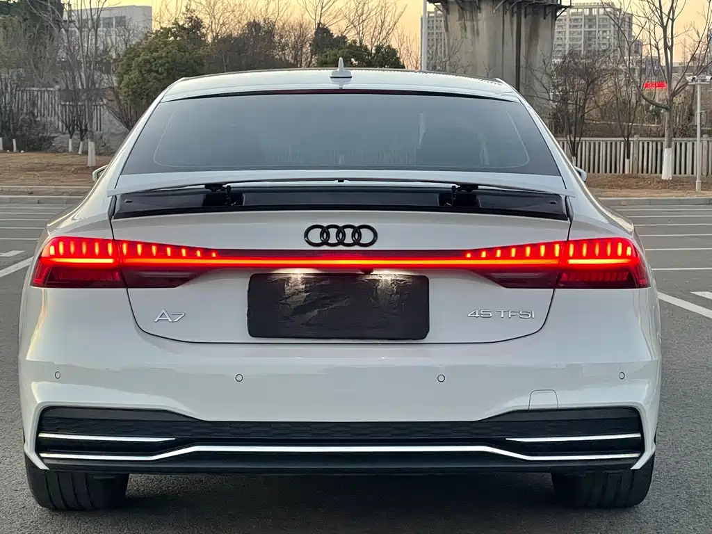 Audi A7 — фото 8