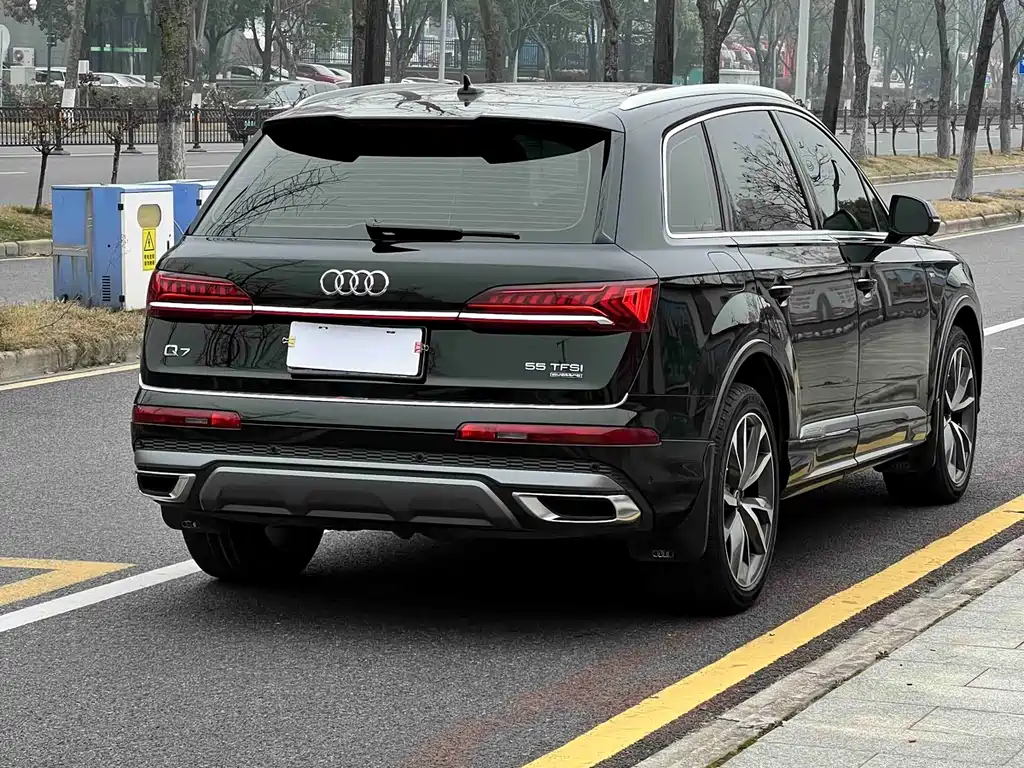 Audi Q7 — фото 5