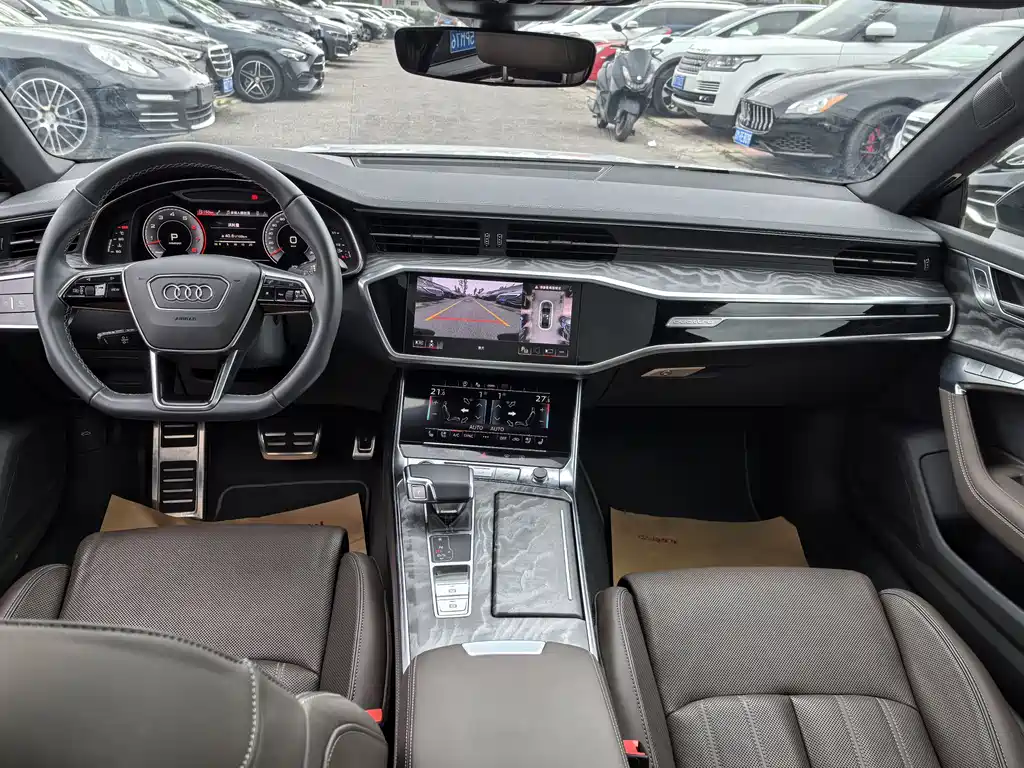 Audi A7L — фото 10