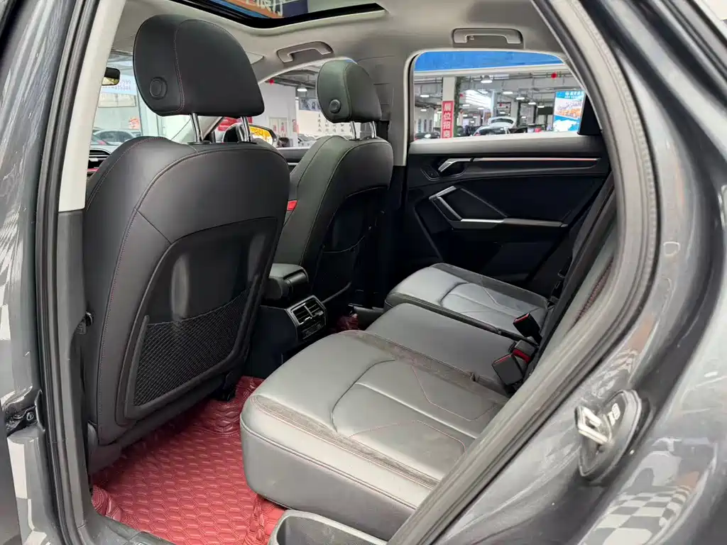 Audi Q3 Sportback — фото 10