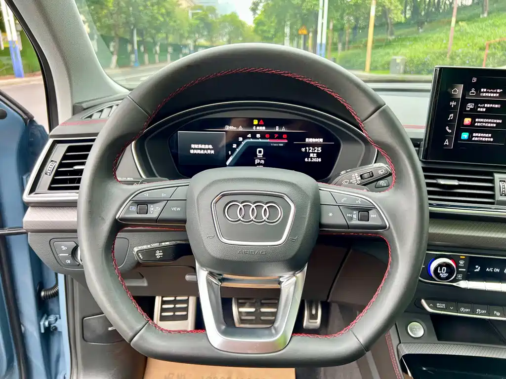 Audi Q5L — фото 22