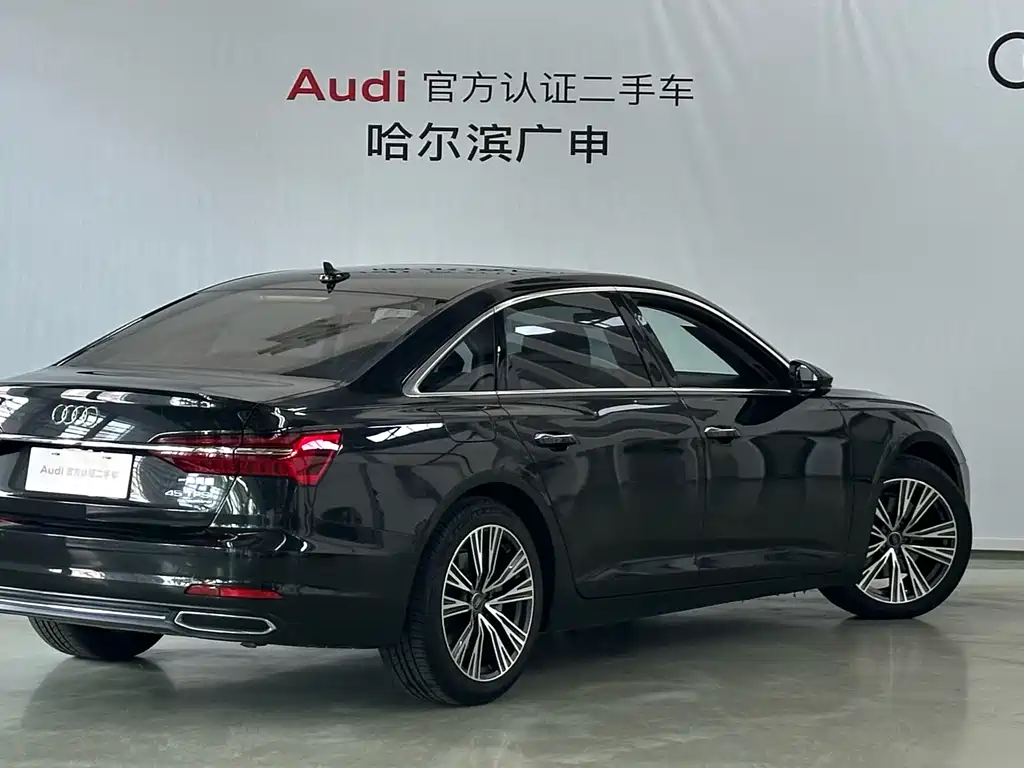 Audi A6L — фото 2