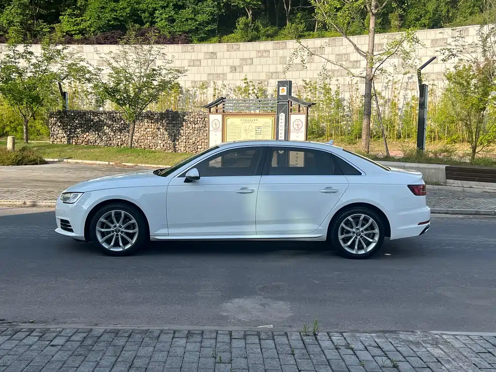 Audi A4L — фото 3