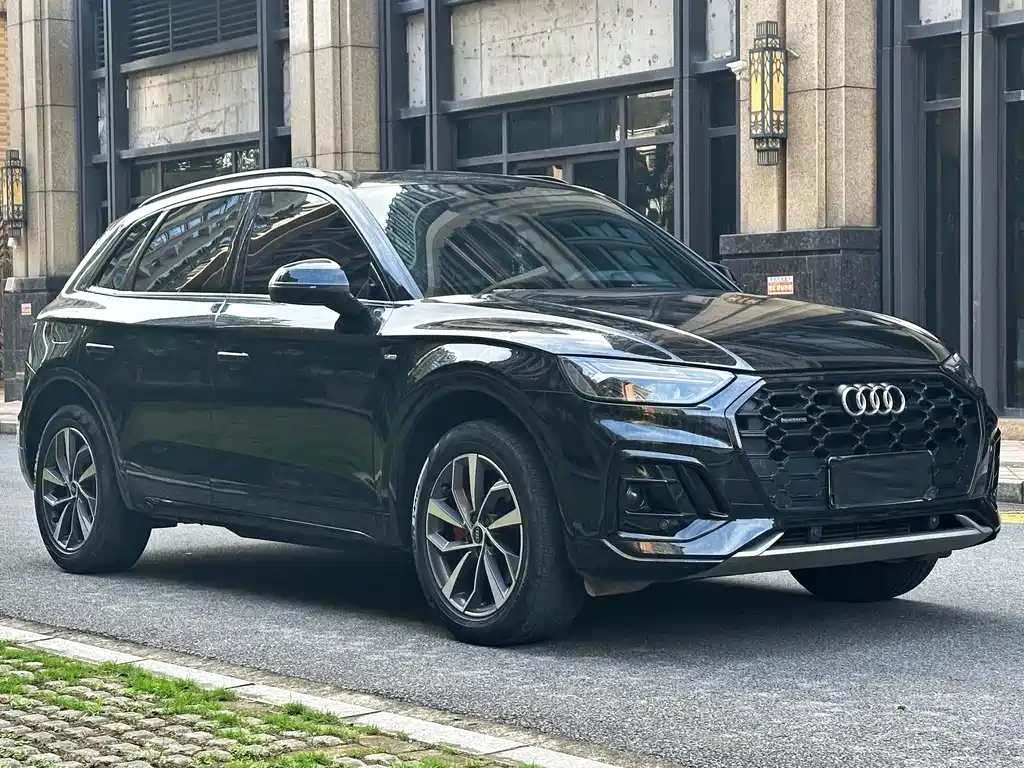 Audi Q5L — фото 5