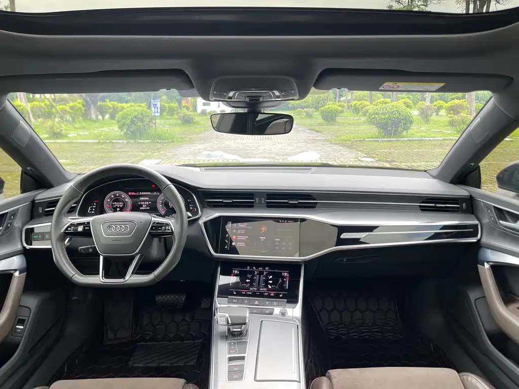 Audi A7L — фото 17