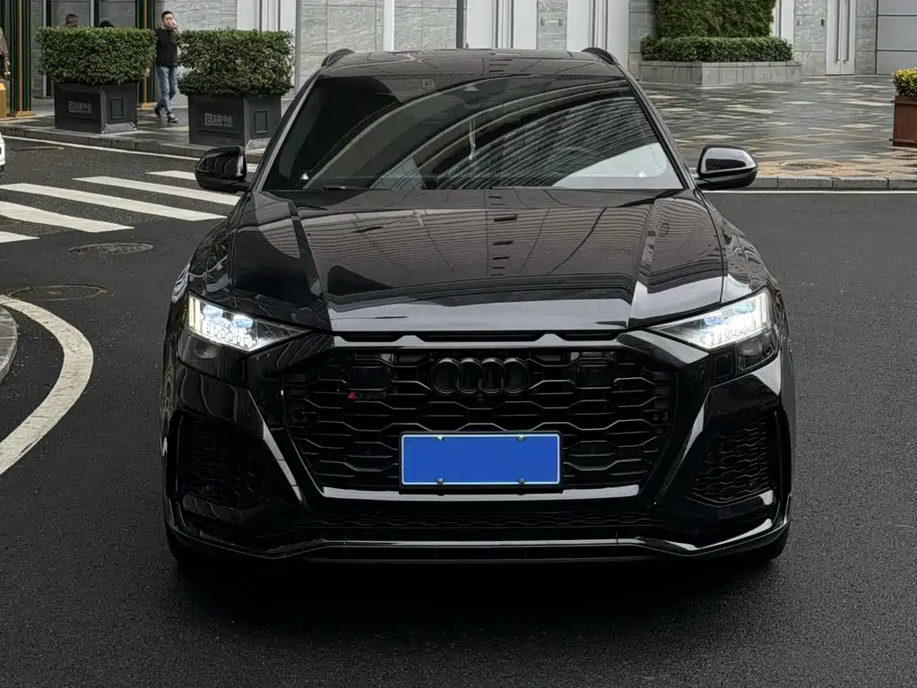 Audi RS Q8 — фото 2