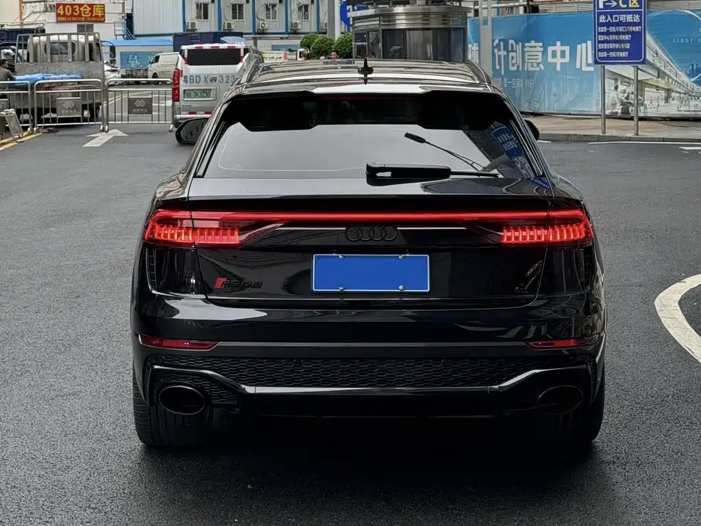 Audi RS Q8 — фото 5