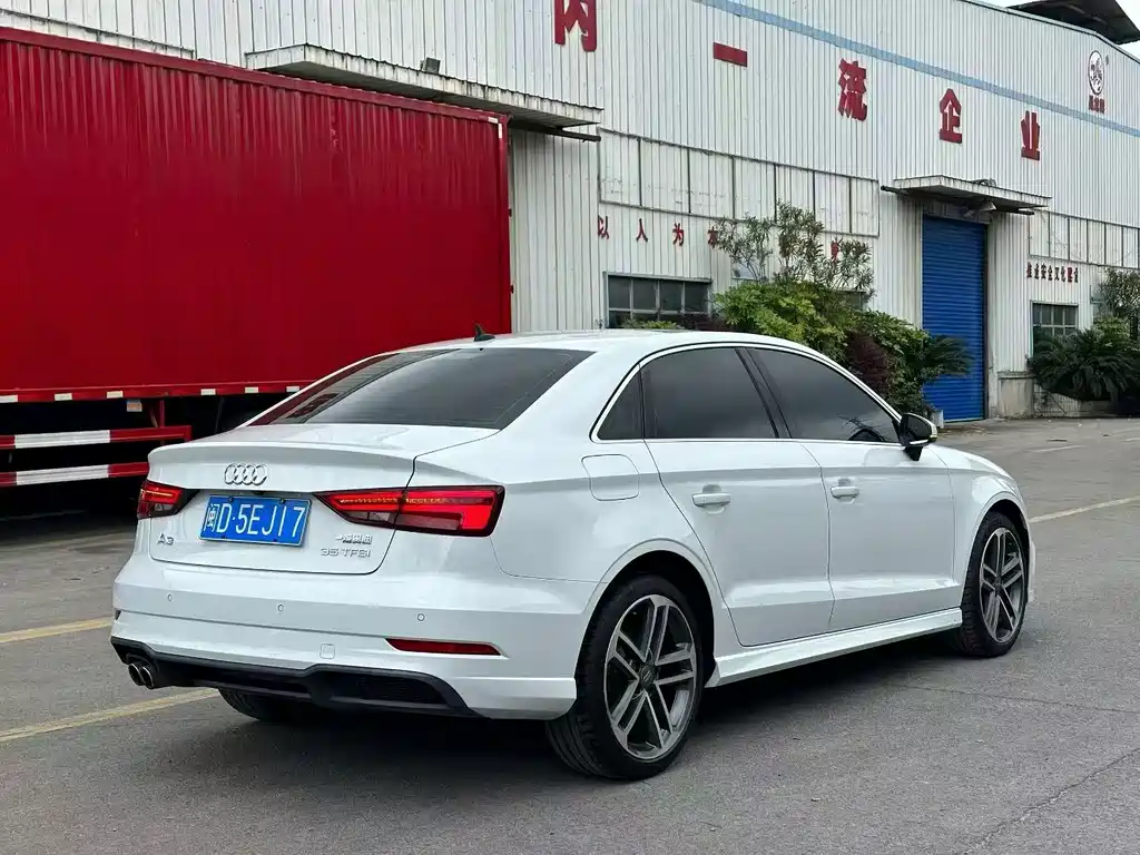 Audi A3 — фото 7