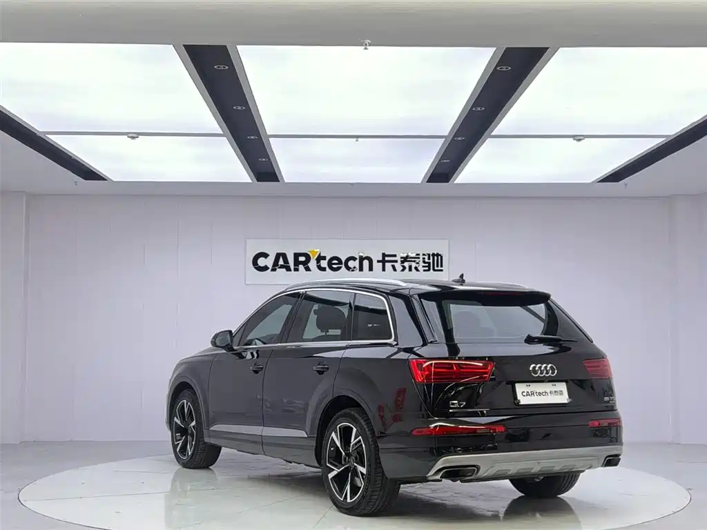 Audi Q7 — фото 3