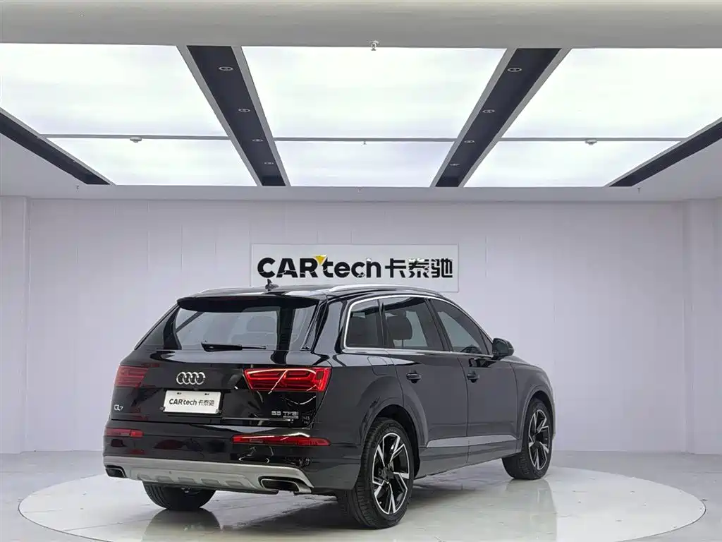 Audi Q7 — фото 5