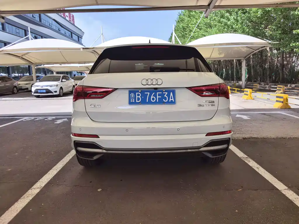Audi Q3 — фото 21