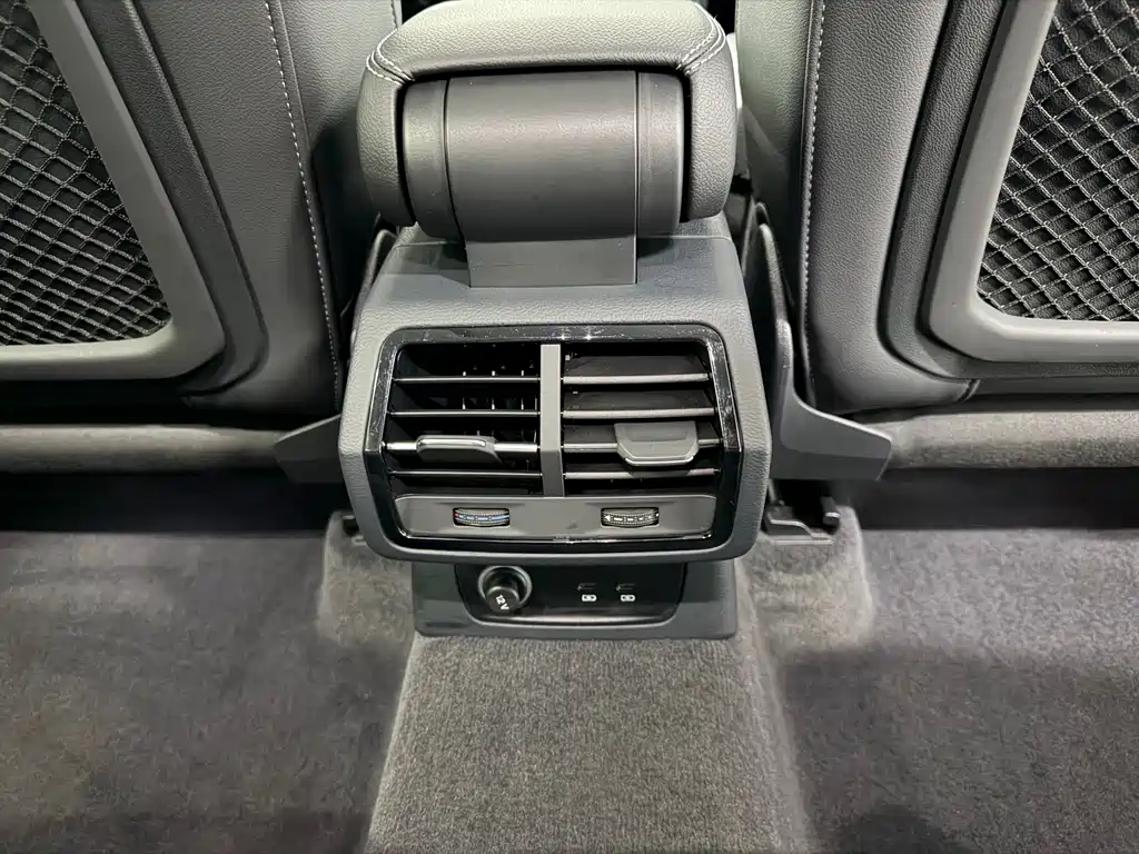 Audi Q3 — фото 11