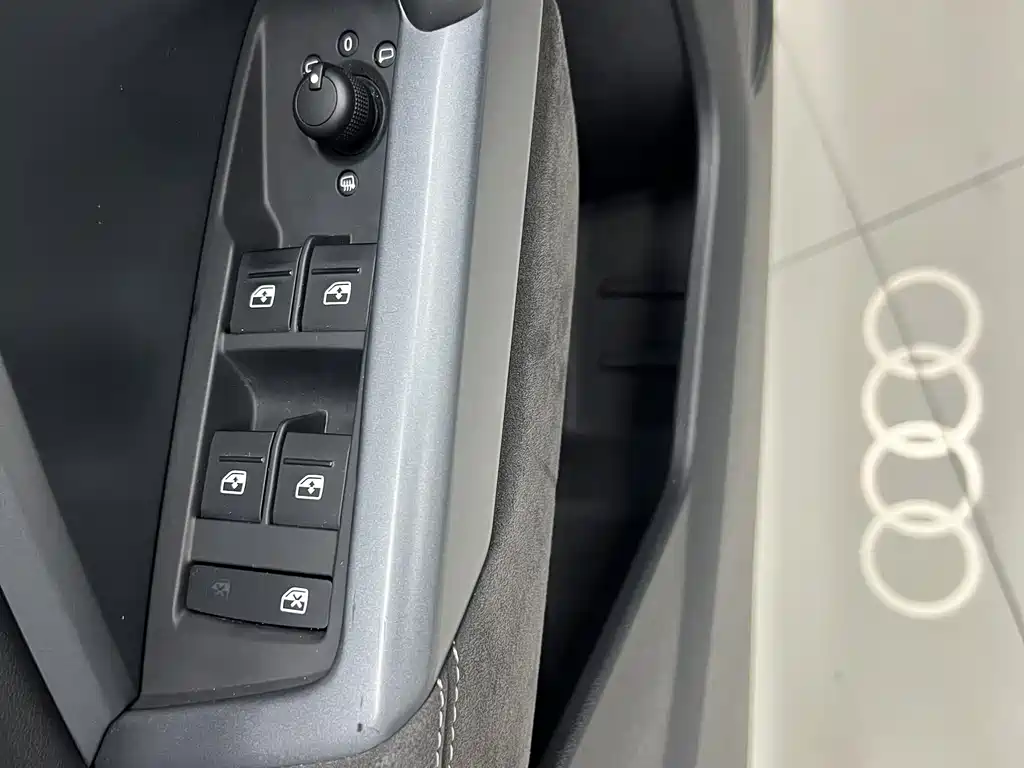 Audi Q3 Sportback — фото 10