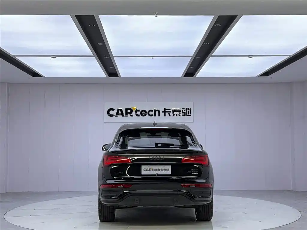 Audi Q5L Sportback — фото 4