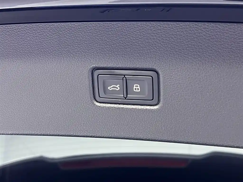 Audi Q5L Sportback — фото 10