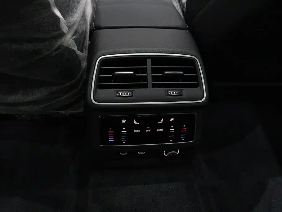 Audi A6L — фото 10