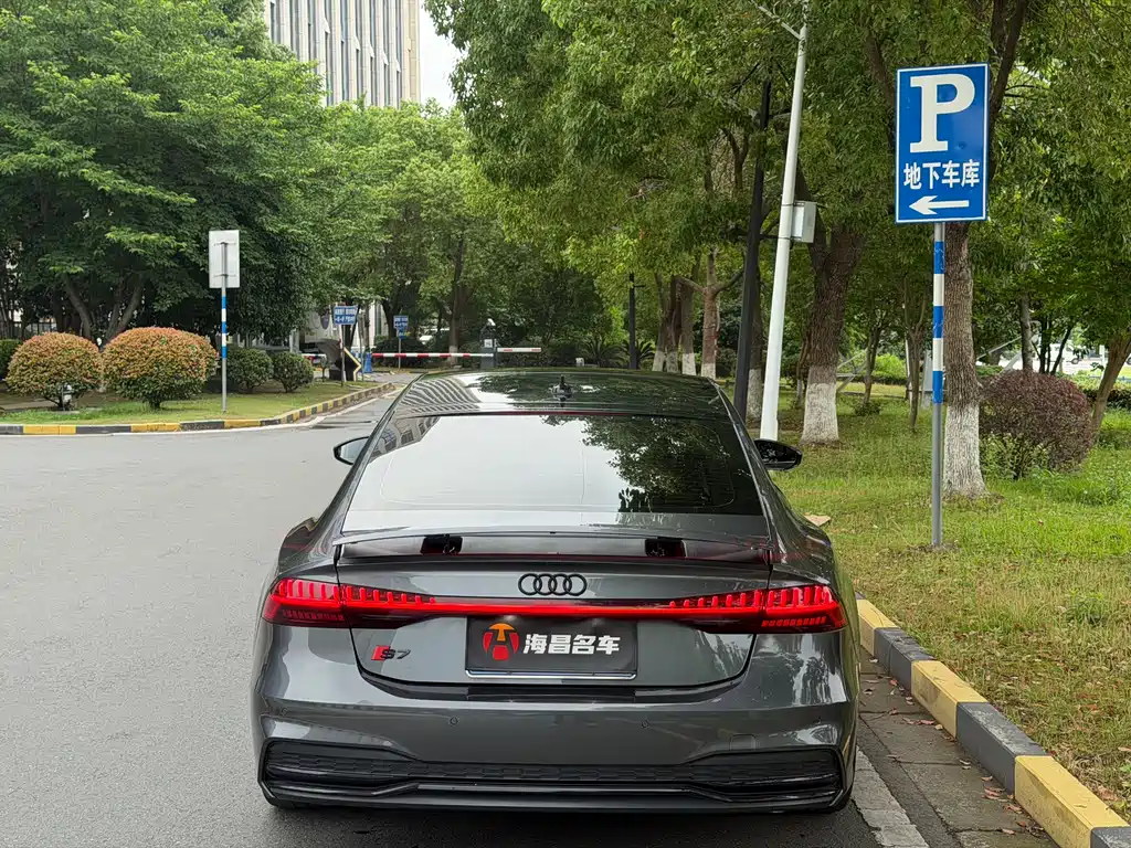 Audi A7 — фото 5