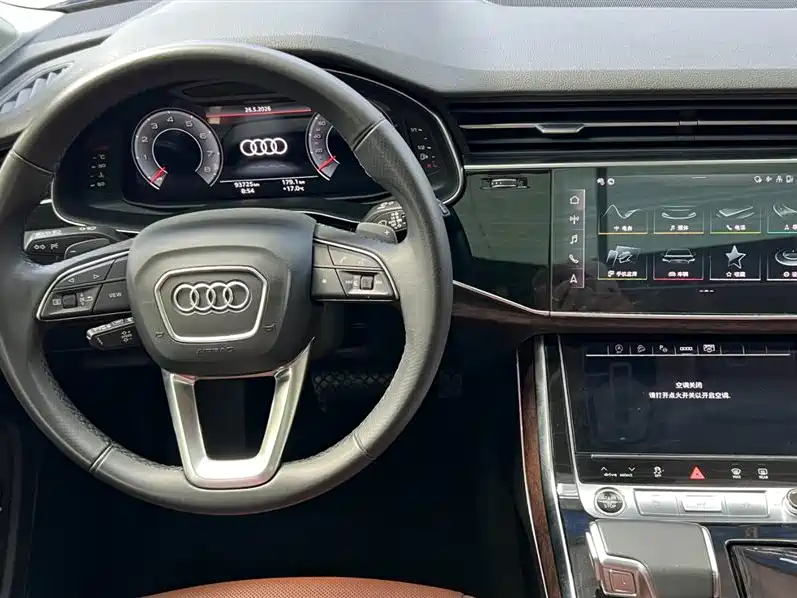 Audi Q7 — фото 9