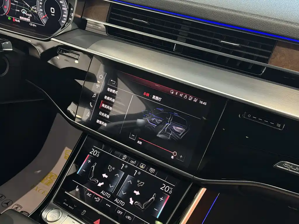 Audi A8 — фото 20