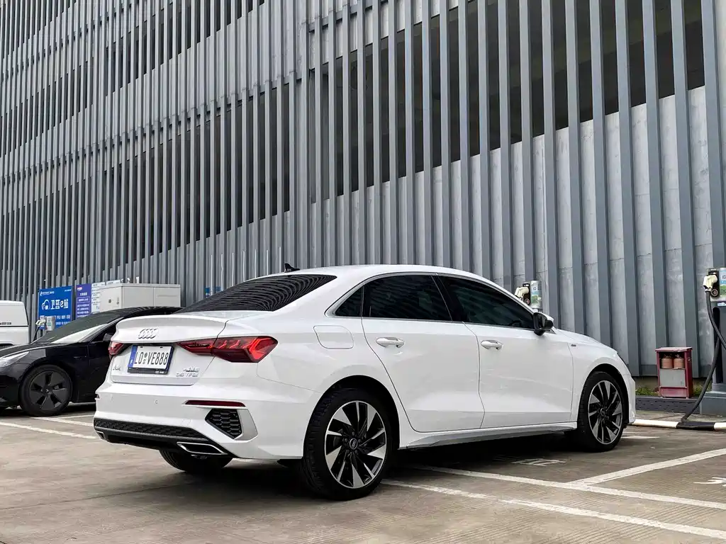 Audi A3 — фото 12