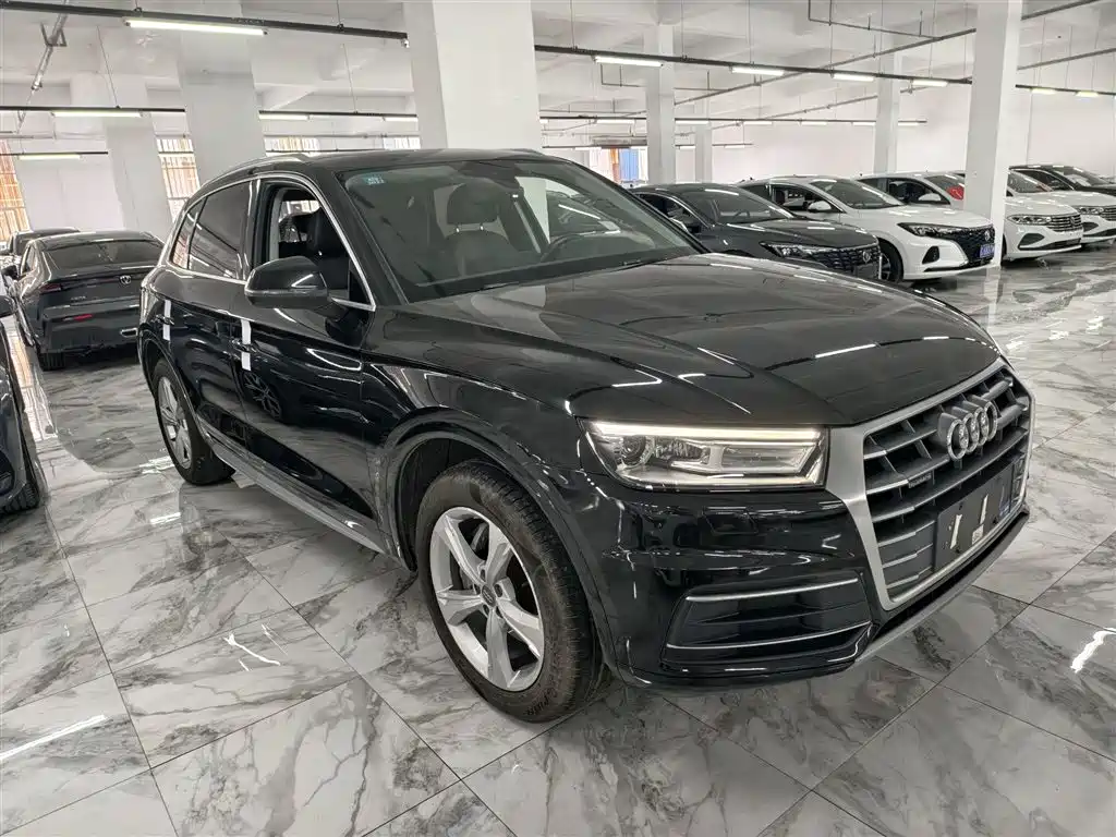 Audi Q5L — фото 4