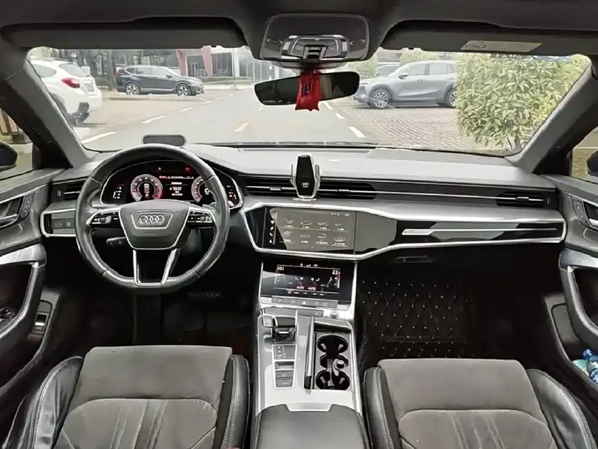 Audi A6L — фото 5