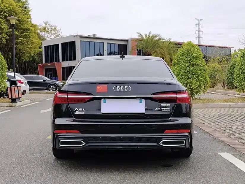 Audi A6L — фото 8