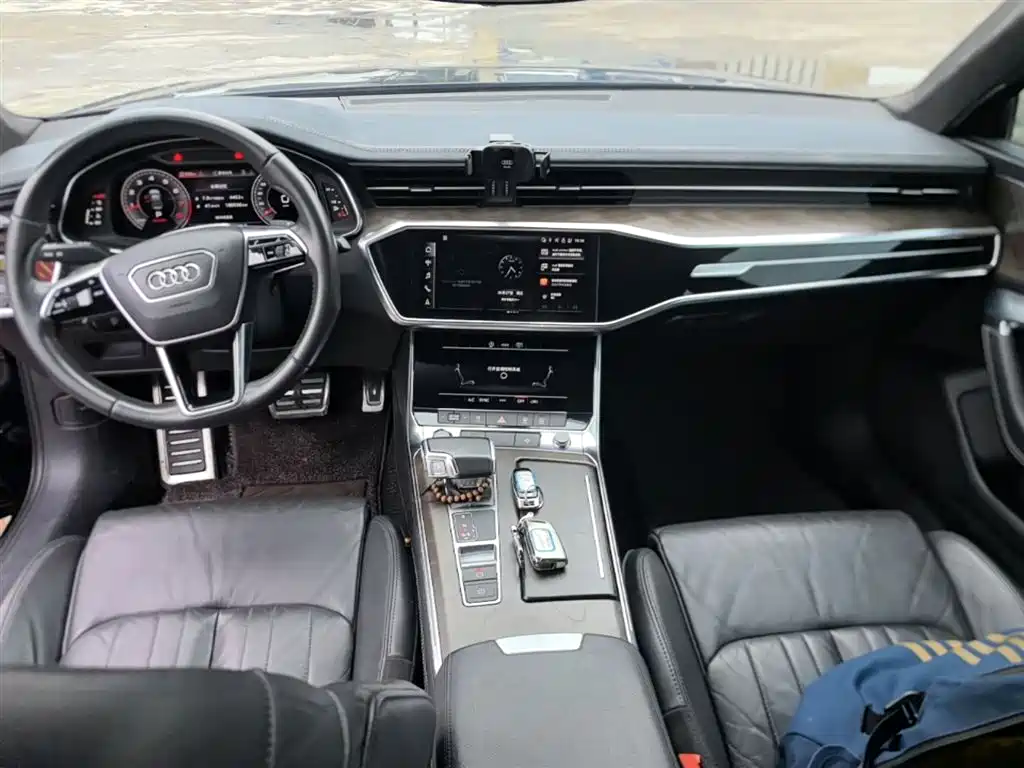 Audi A6L — фото 10