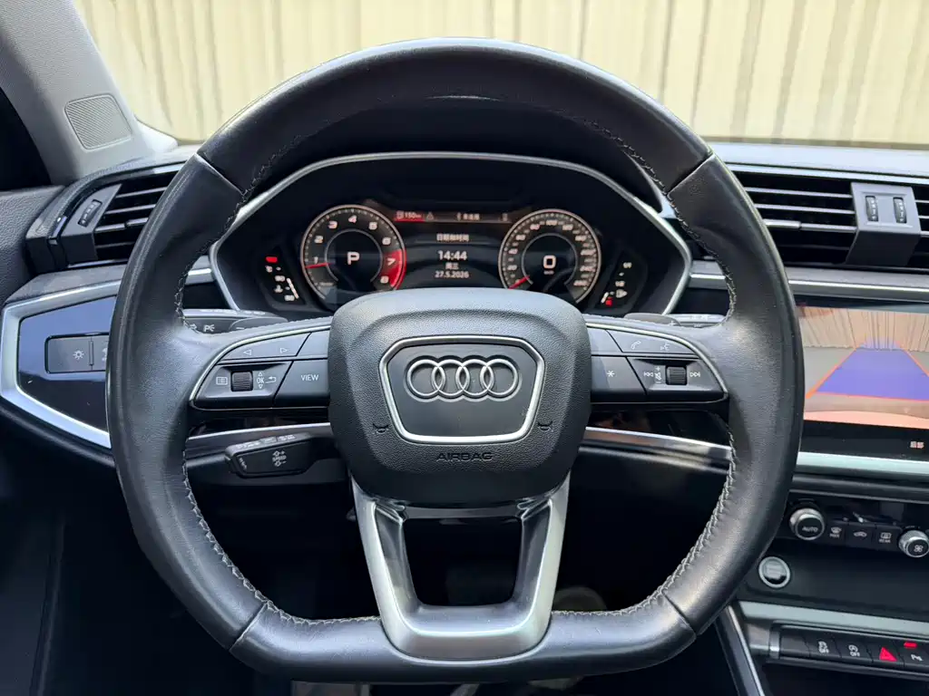 Audi Q3 — фото 10