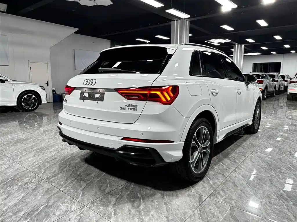 Audi Q3 — фото 6