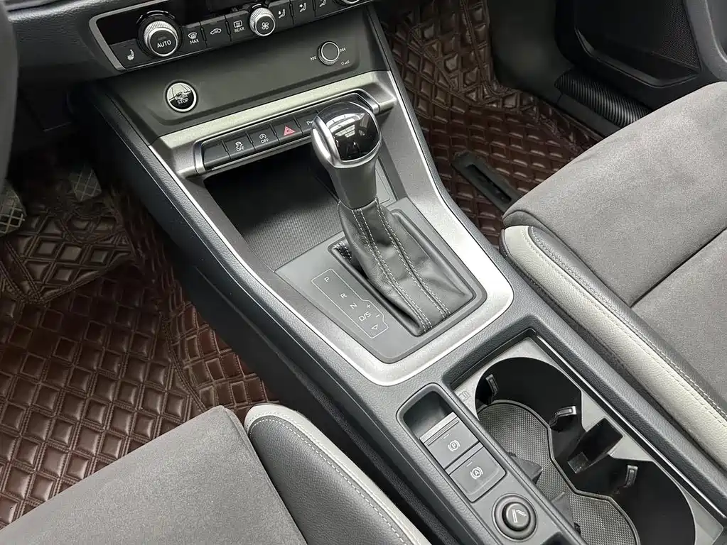 Audi Q3 — фото 19