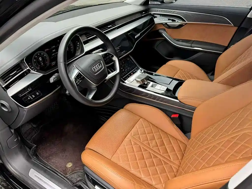 Audi A8 — фото 3
