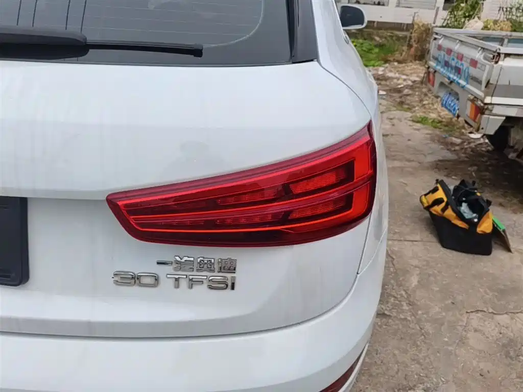 Audi Q3 — фото 8