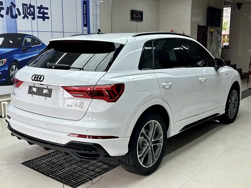 Audi Q3 — фото 6