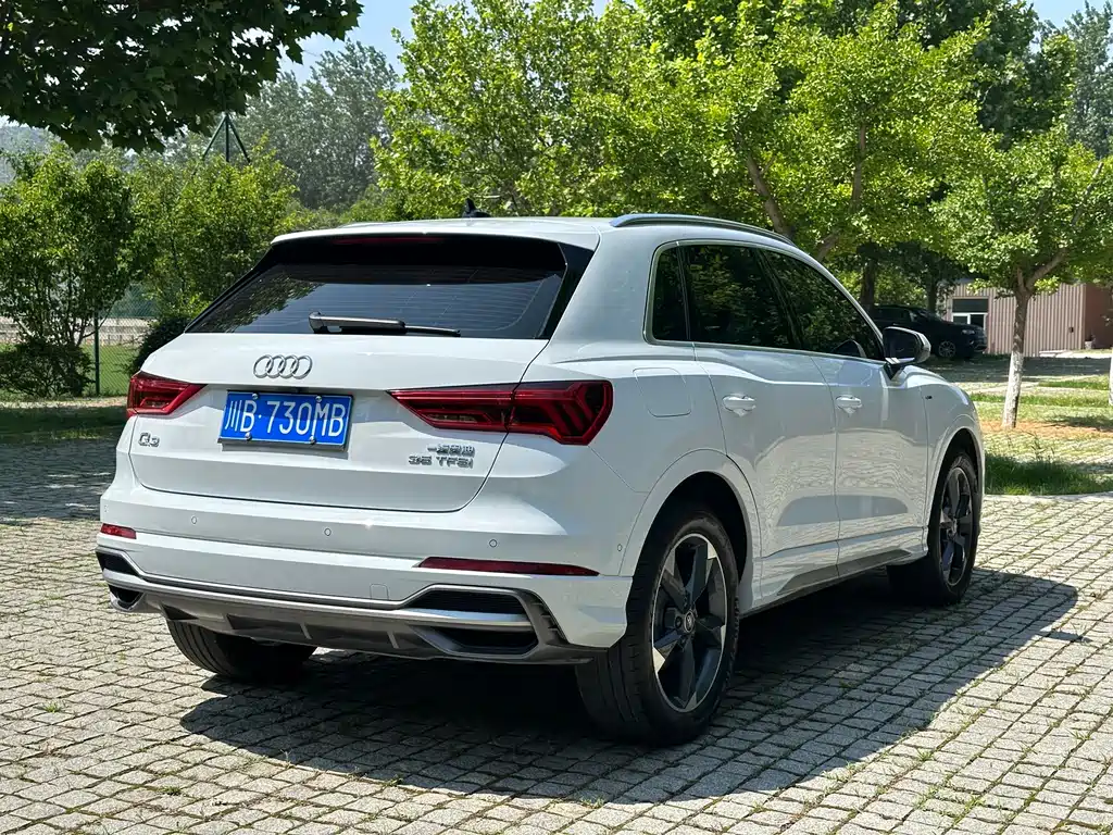 Audi Q3 — фото 13