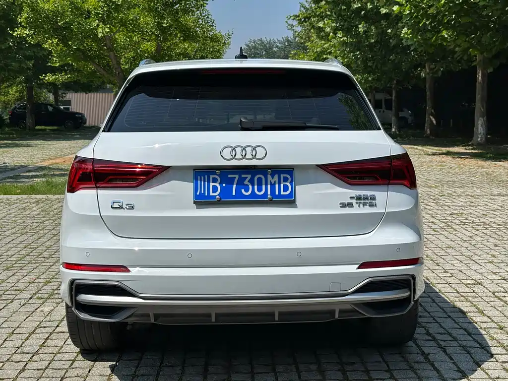 Audi Q3 — фото 14