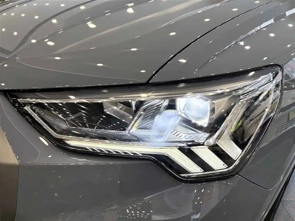 Audi Q3 — фото 11