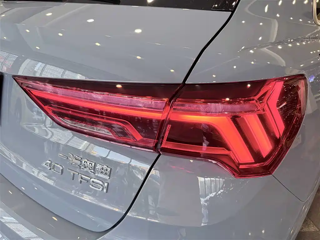 Audi Q3 — фото 13