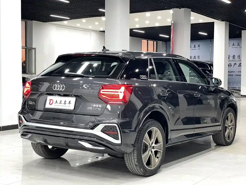 Audi Q2L — фото 6
