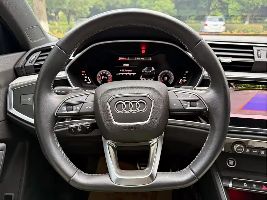 Audi Q3 — фото 13