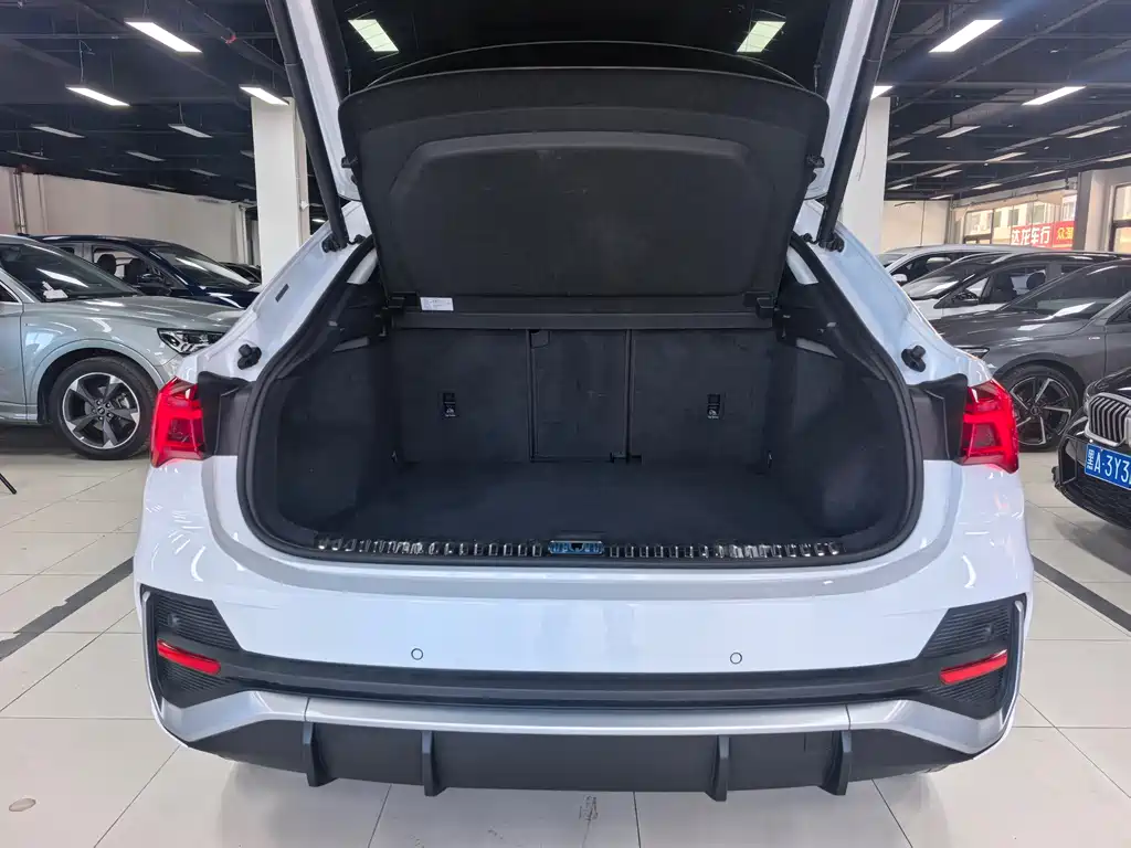 Audi Q3 Sportback — фото 21