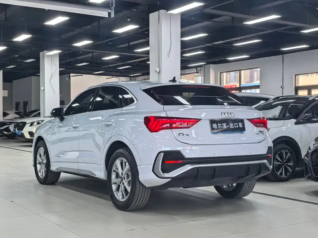 Audi Q3 Sportback — фото 24