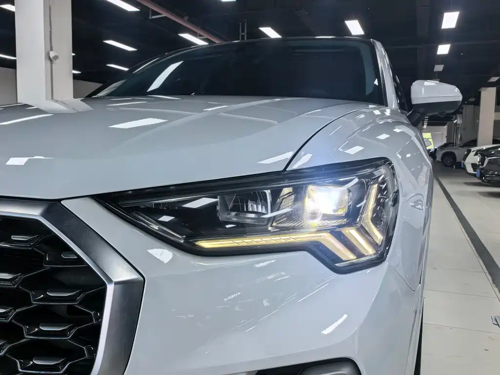Audi Q3 Sportback — фото 4