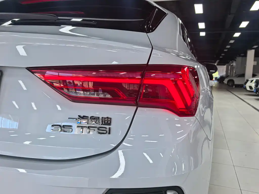 Audi Q3 Sportback — фото 5